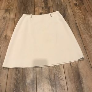 Jones New York skirt. Size 10 Tan.